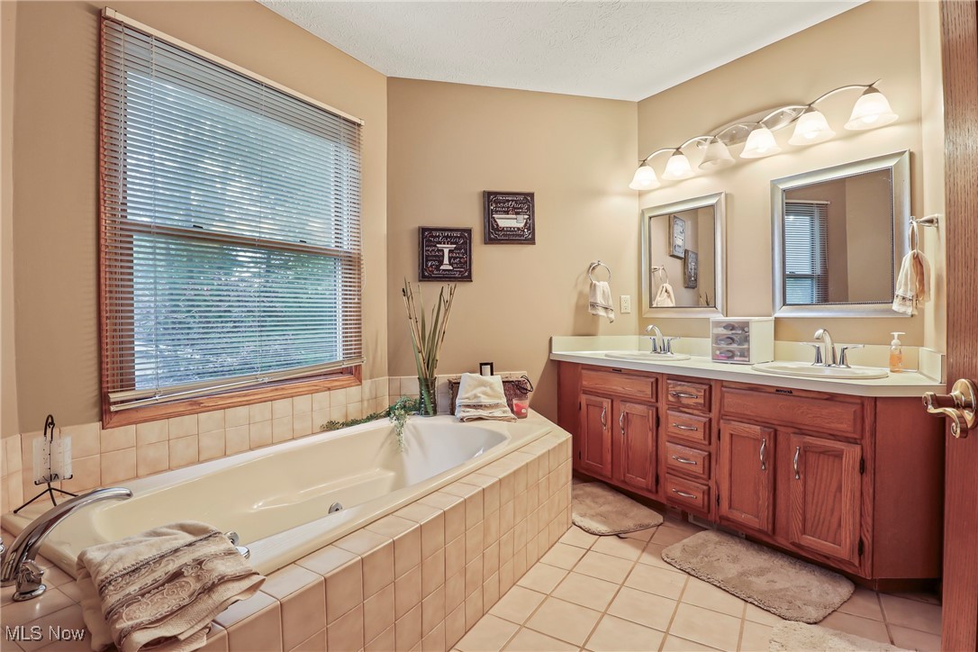 Mentor, Ohio 44060, United States, 4 Bedrooms Bedrooms, ,4 BathroomsBathrooms,Residential,Active,162207