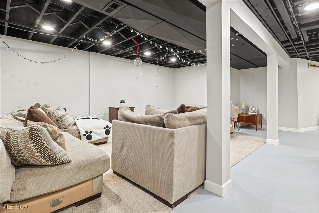 Mentor, Ohio 44060, United States, 4 Bedrooms Bedrooms, ,4 BathroomsBathrooms,Residential,Active,162207