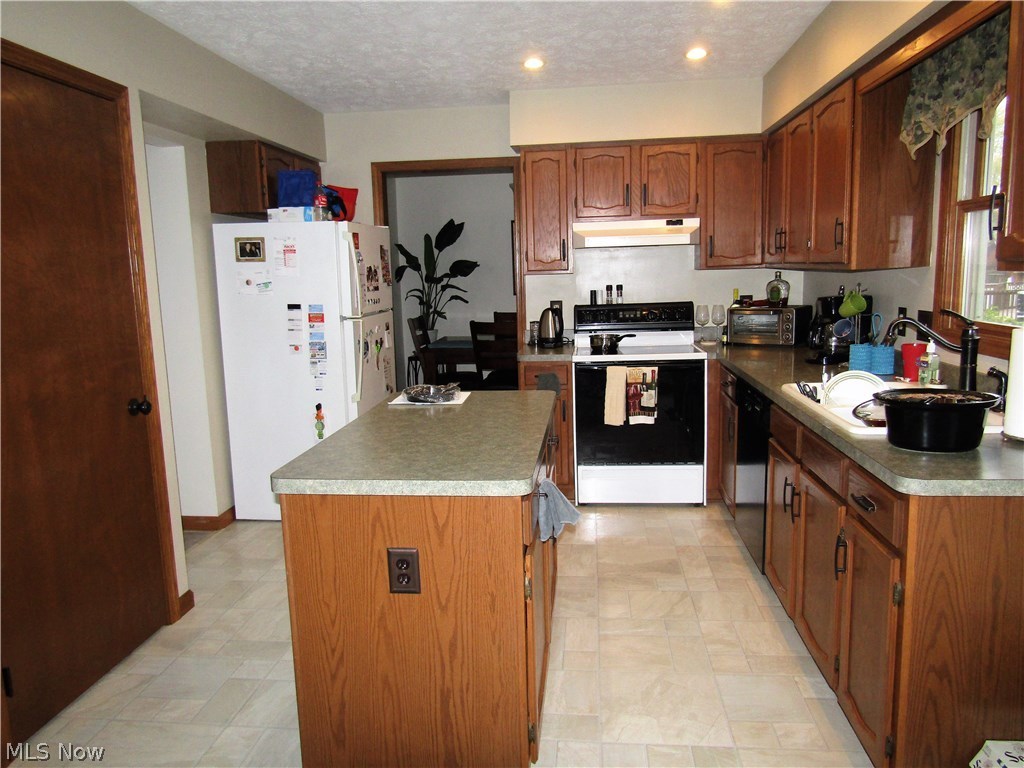 Heatherstone Village - Residential Lease