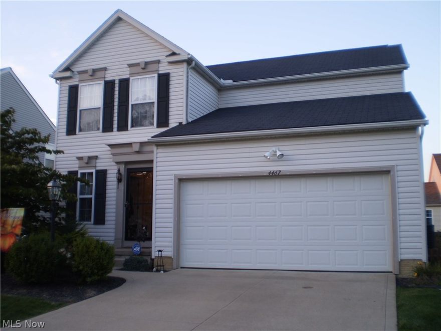 BEAUTIFUL NEWER LAUREL GLEN 3 BEDDROOM WITH 2 FULL AND ONE HALF BATHS.  SPACIOUS GREAT ROOM WITH GAS FIREPLACE ADJOINING A WONDERFUL EAT-IN KITHCEN WITH CONTEMPORARY FLAIR.  FIRST FLOOR LAUNDRY AND HALF BATH.  VERY COMFORTABLE MASTER BEDROOM WITH BIG WALK-IN CLOSET AND GLAMOUR MASTER BATH!  FULL BATH OFF OTHER BEDROOMS.  FULL SIZED BASEMENT AND ATTACHED 2 CAR GARAGE.  NICE VIEWS OVERLOOKING OPEN BACKYARDS AND WALKING TRAILS.