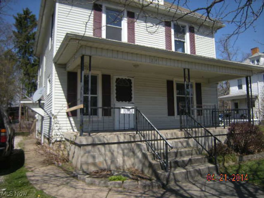 This is a Fannie Mae Homepath property and is approved for HomePath renovation financing. Purchase this property for as little as 5% down!Nice 3 bedroom one and a half bath home with a finished walk up attic that could be used as a fourth bedroom or a playroom. If buyer is going to occupy the home then offer must include owner occupant certification. Brokers please read agent remarks.