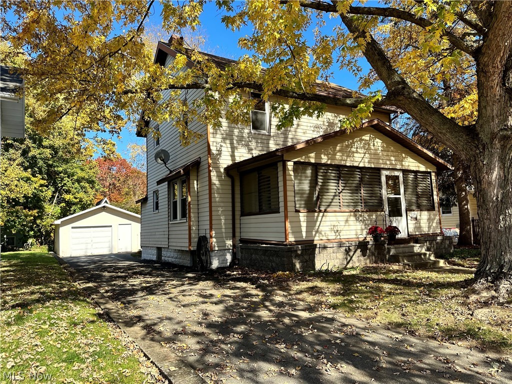 Don't miss this well-kept 3 BR/ 2BTH home in North Hill. Freshly painted throughout. The 1st floor features include a Family room with half bath leading to a large deck overlooking the treed back yard and 1.5 car garage. Formal Dining room - Living room - applianced Kitchen & enclosed front porch. Upstairs is a remodeled bath (2021) & 3 nice sized bedrooms. Other updates include new hot water tank (2019), paved driveway (2007), most vinyl windows (2004-2008).
The home also includes a 1 year Home Warranty with America's Preferred !
Call today for your private showing...you'll be glad you did!