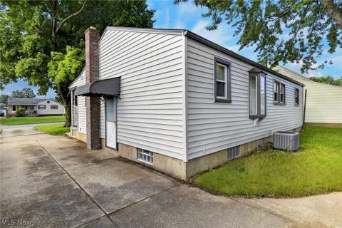 Tiny photo for 519 Creed Street, Struthers, OH 44471 (MLS # 5238855)