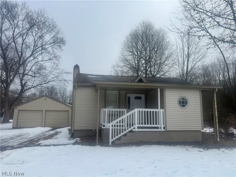 Homes For Sale - 527 N Raccoon Rd<br/> Austintown, OH 44515