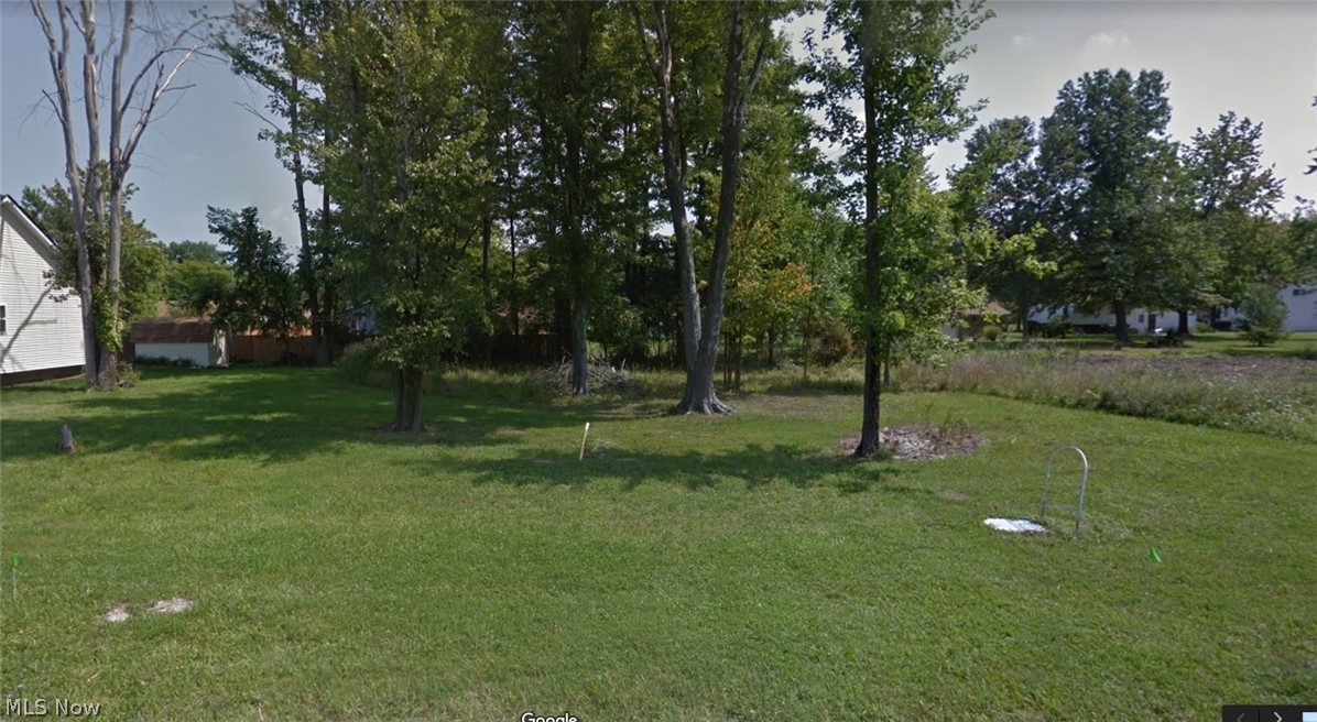Last lot! Fully improved subdivision perfect for a ranch! This lot is waiting for you to build your dream home! In a great location, cul-de-sacs at both ends of streets, a private park for residents and a large lot…don’t miss out on this deal!!!