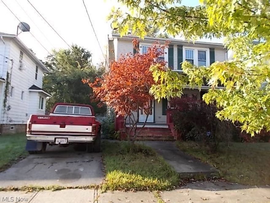 Great opportunity!  Perfect for investor and Home owner. Huge potential.