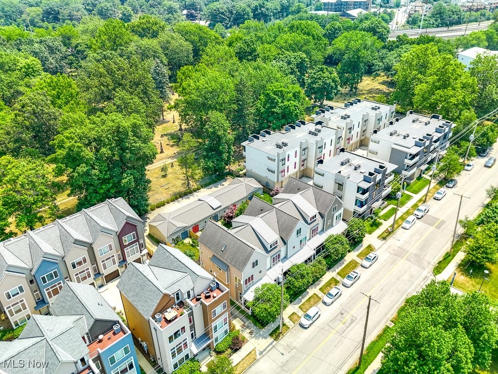 Residential Twnhse Dev/Wade Park - Residential Lease