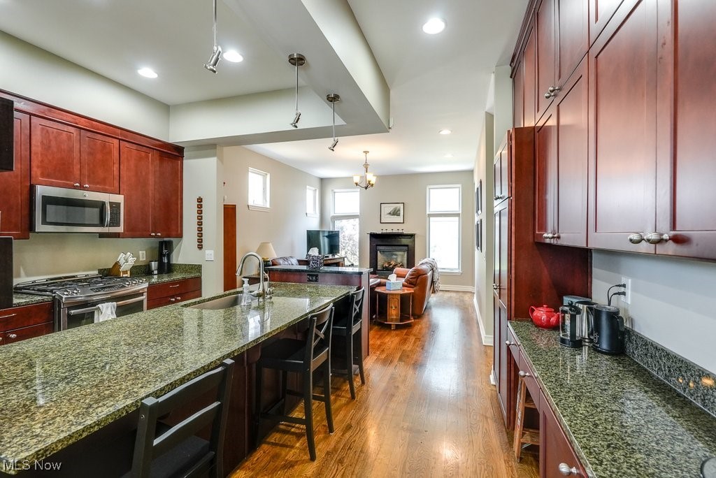 Residential Twnhse Dev/Wade Park - Residential Lease