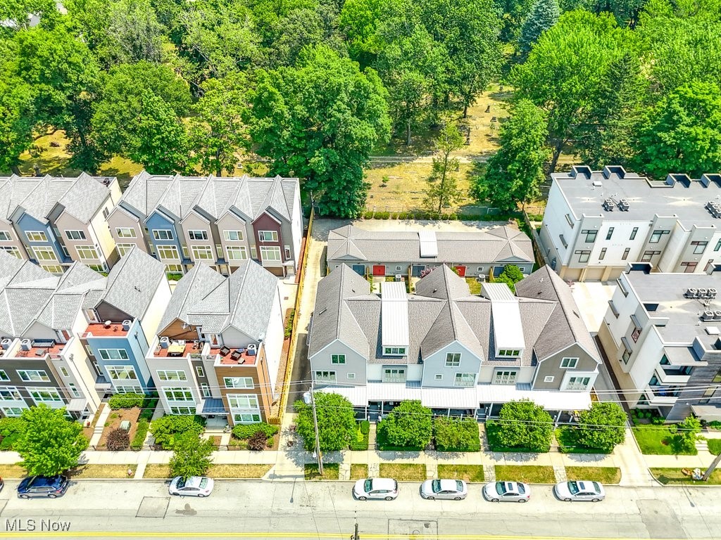 Residential Twnhse Dev/Wade Park - Residential Lease