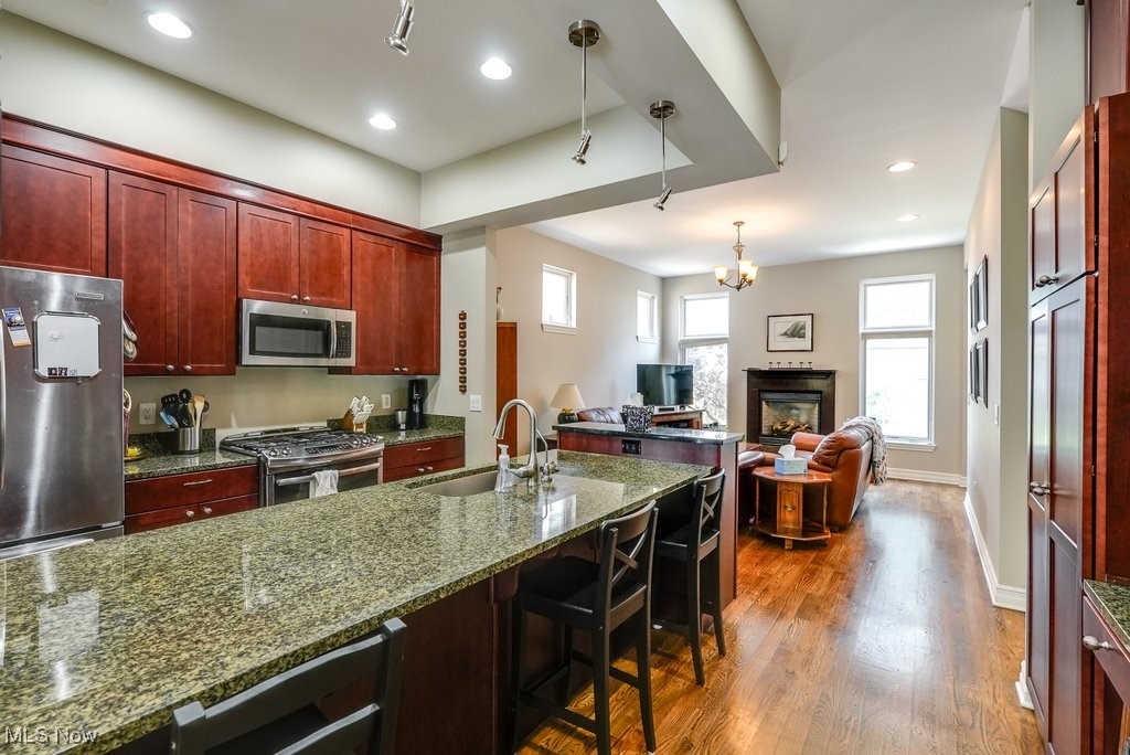 Residential Twnhse Dev/Wade Park - Residential Lease