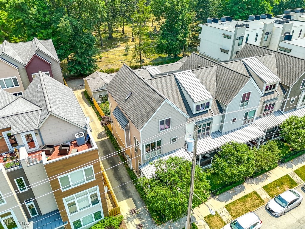 Residential Twnhse Dev/Wade Park - Residential Lease