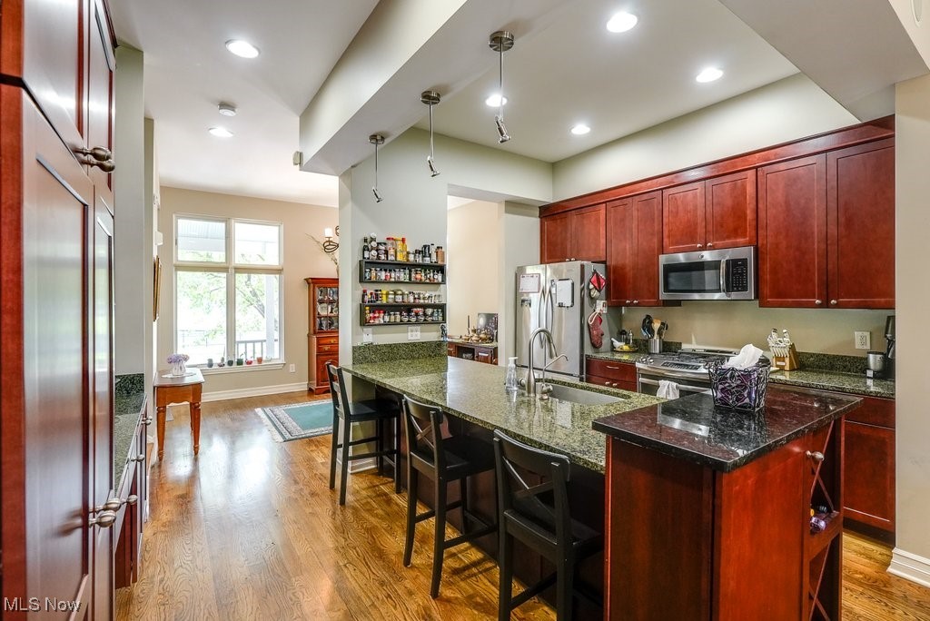 Residential Twnhse Dev/Wade Park - Residential Lease