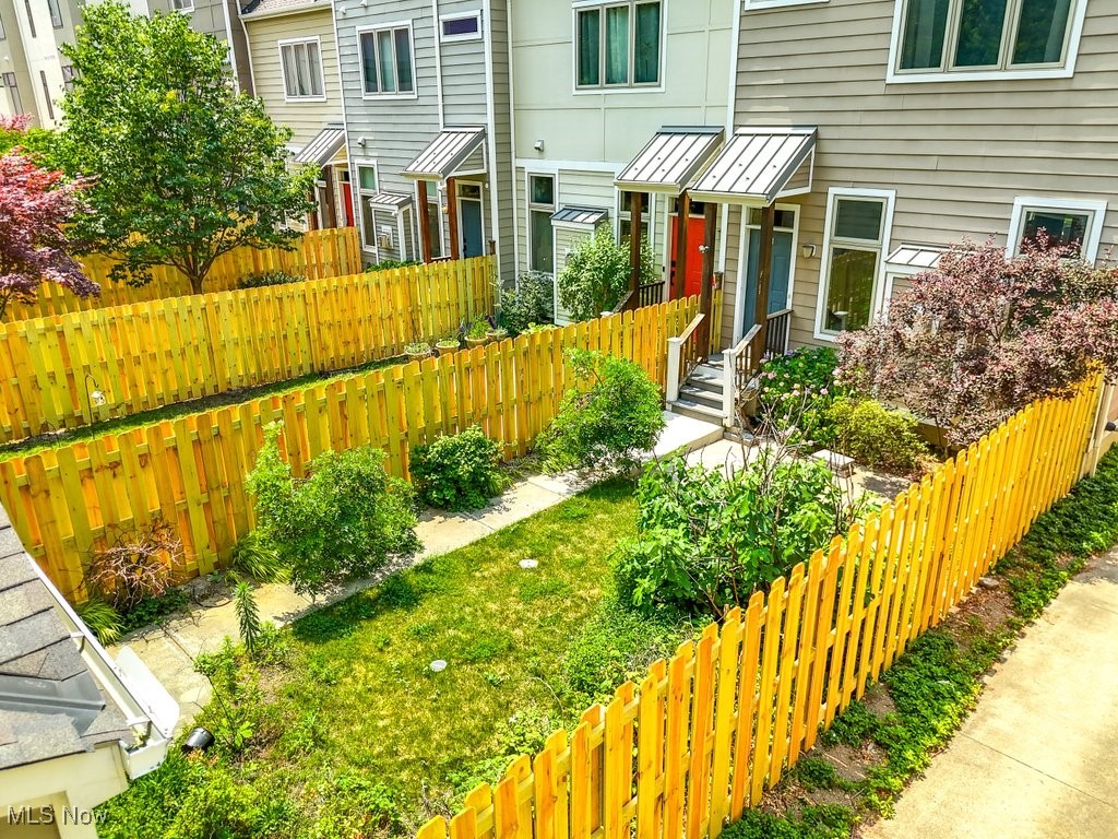 Residential Twnhse Dev/Wade Park - Residential Lease