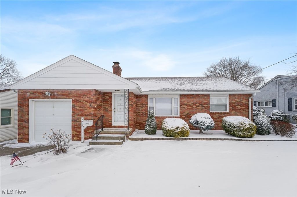 Photo of 591 Breetz Drive, Campbell, OH 44505 (MLS # 5182977)