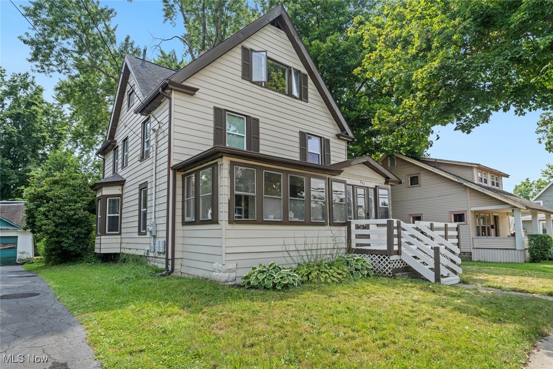 657 W Spruce Avenue