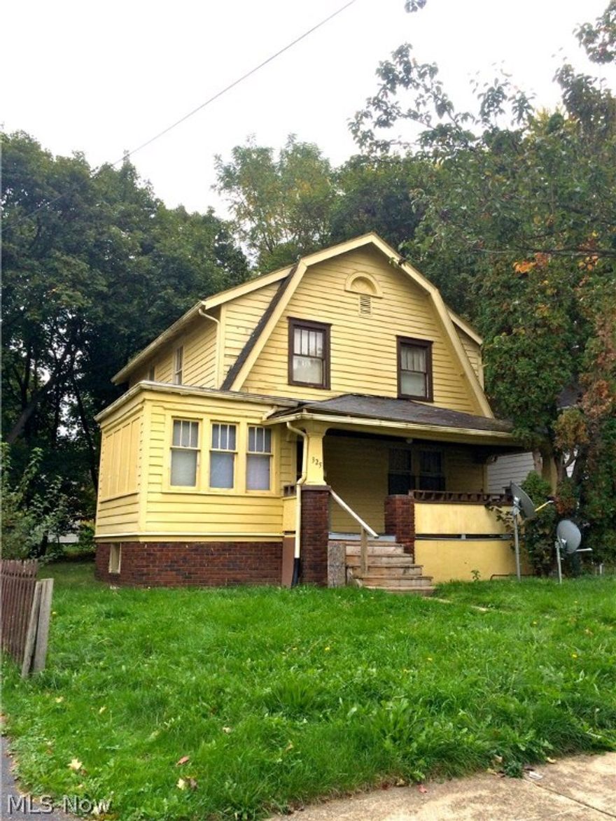 Half months free rent with a signed lease by April 1st!  So much house for the price!  Dont miss this great home with an eat in kitchen, formal dining room and living room with a decorative fireplace.  3 nicely sized bedrooms with good closet space and large bath on the second floor.  First floor has a great bedroom(no closet) that could also be used as an office or playroom!  No Section 8, Pets on a case by case basis.  All adult occupants must fill in application that runs credit, criminal and eviction history.  Income verification required. $35 app fee.