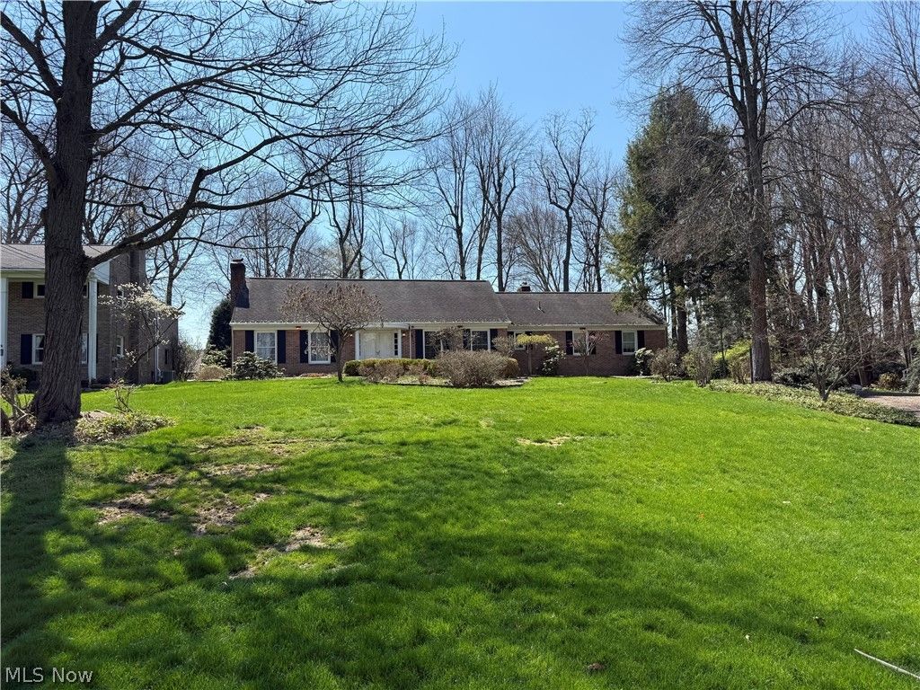 Photo of 1800 Amarillo Street NW, North Canton, OH 44720 (MLS # 5200627)