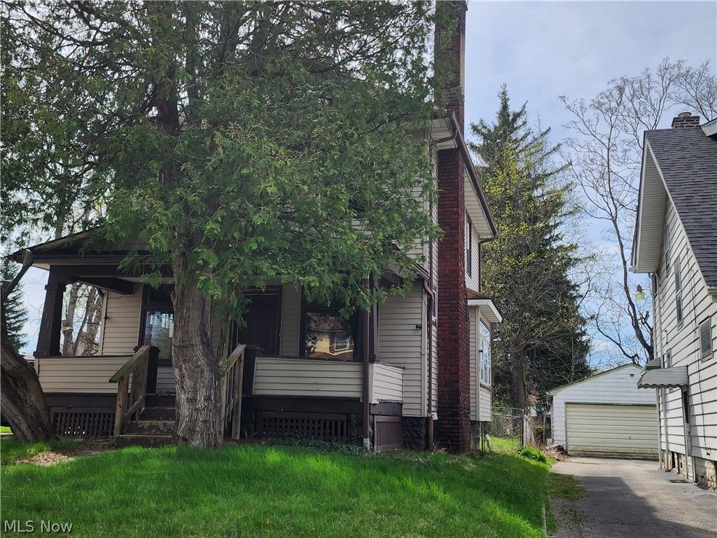 Photo of 611 Cohasset Drive, Youngstown, OH 44511 (MLS # 5200551)