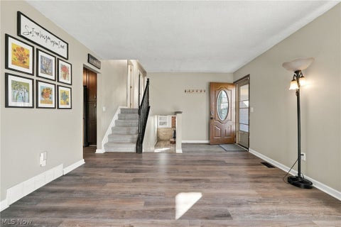 Tiny photo for 26956 Oxford Park Lane, Olmsted Township, OH 44138 (MLS # 5255553)