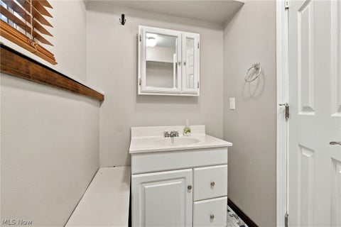 Tiny photo for 26956 Oxford Park Lane, Olmsted Township, OH 44138 (MLS # 5255553)