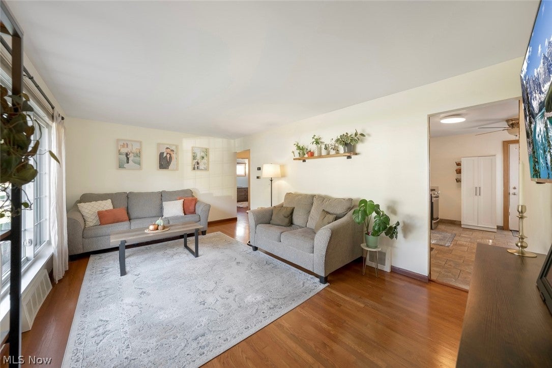 4287 W 182nd Street