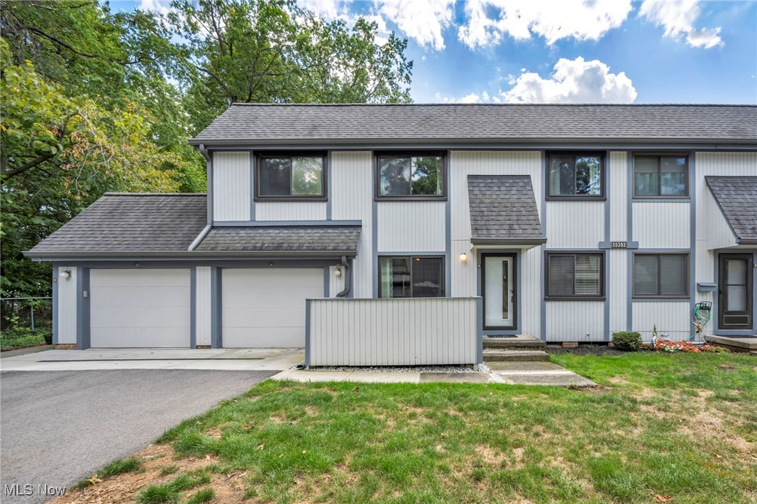 Willoughby, Ohio 44094, United States, 3 Bedrooms Bedrooms, ,2 BathroomsBathrooms,Residential,Contingent,203458