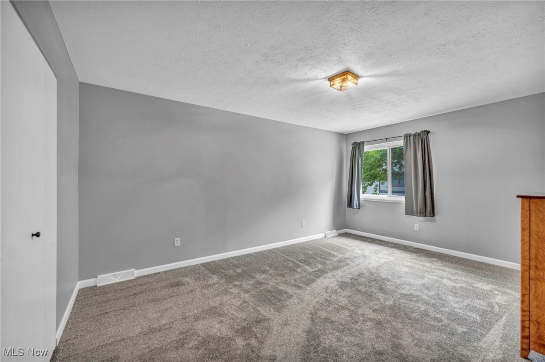 Willoughby, Ohio 44094, United States, 3 Bedrooms Bedrooms, ,2 BathroomsBathrooms,Residential,Contingent,203458