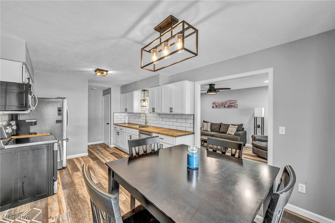 Willoughby, Ohio 44094, United States, 3 Bedrooms Bedrooms, ,2 BathroomsBathrooms,Residential,Contingent,203458