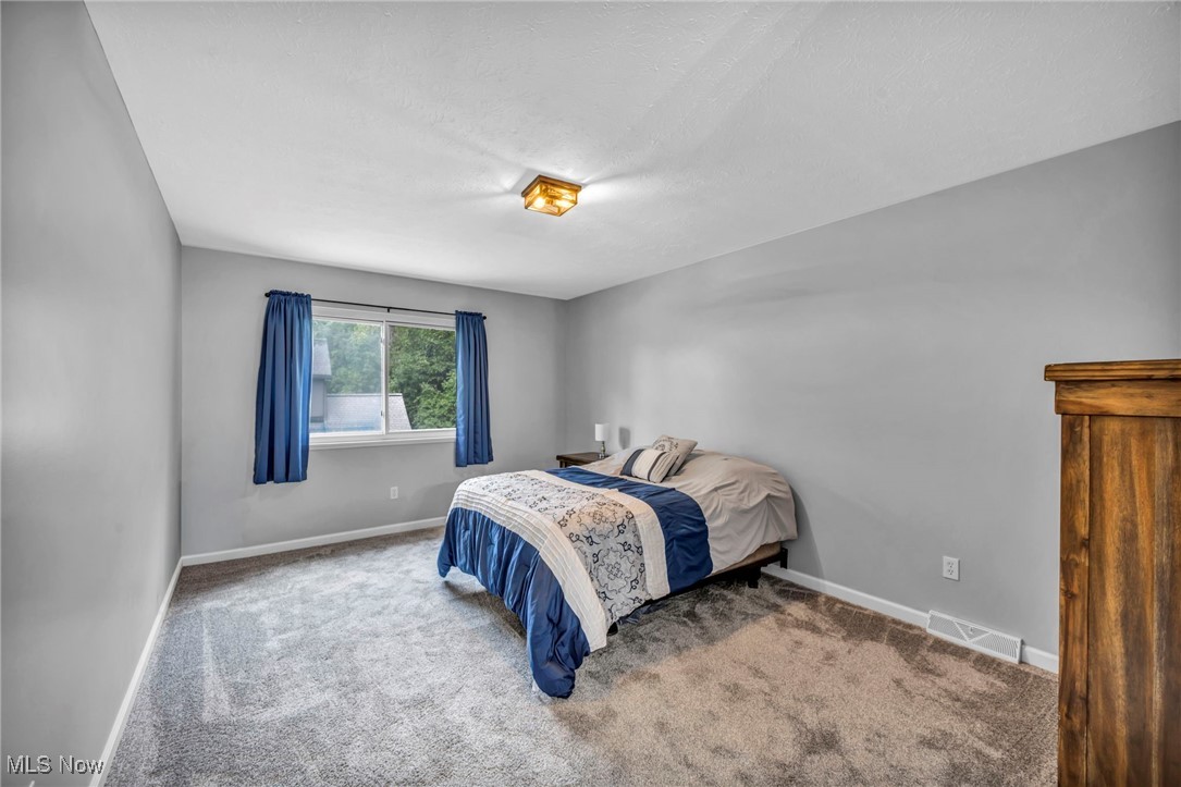 Willoughby, Ohio 44094, United States, 3 Bedrooms Bedrooms, ,2 BathroomsBathrooms,Residential,Contingent,203458