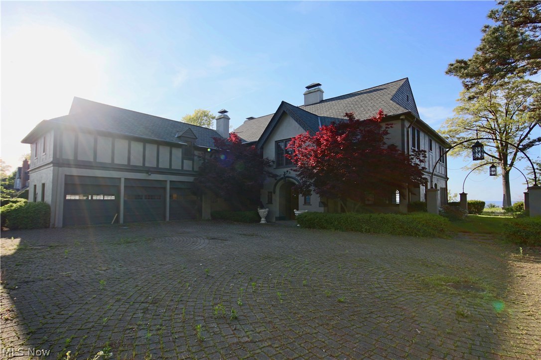 Mathew & Gilbert - Residential