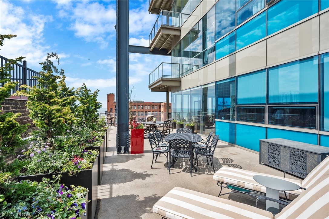 Pinnacle Condominium - Residential