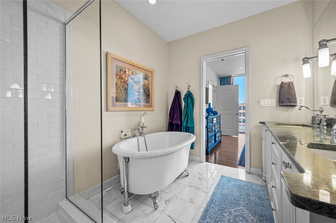 Pinnacle Condominium - Residential