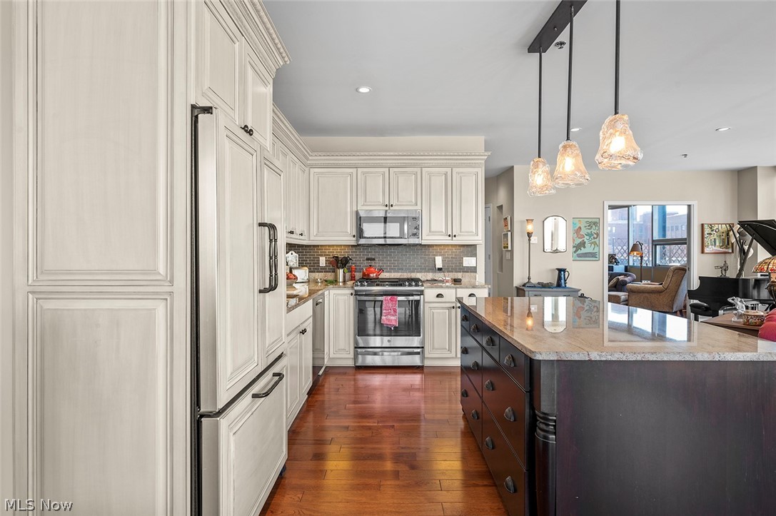 Pinnacle Condominium - Residential