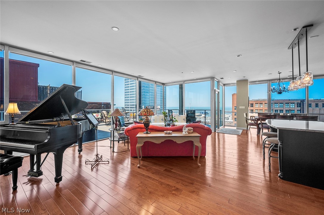 Pinnacle Condominium - Residential