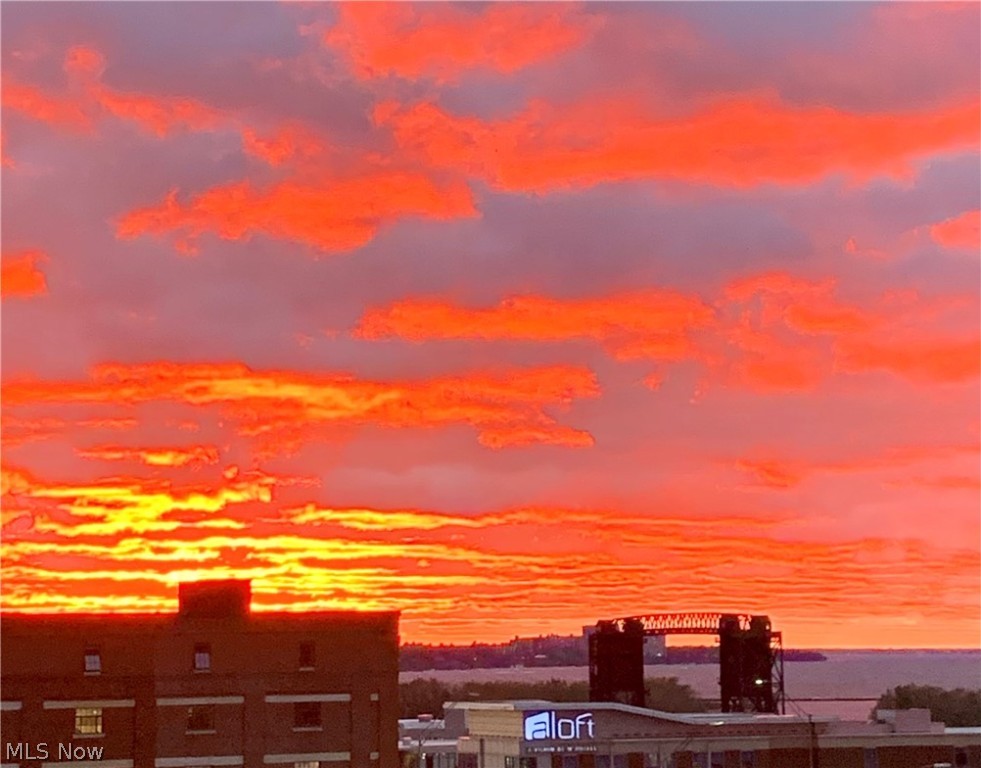 Pinnacle Condominium - Residential