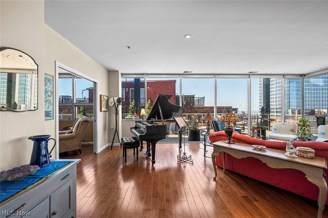 Pinnacle Condominium - Residential