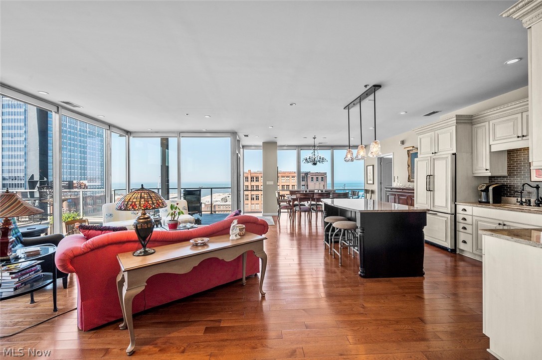 Pinnacle Condominium - Residential