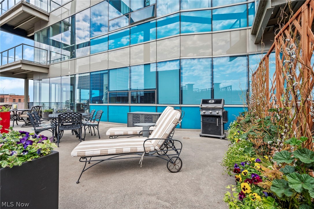 Pinnacle Condominium - Residential