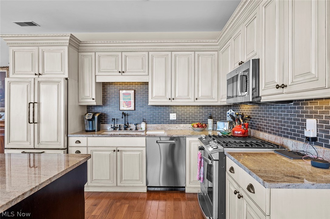 Pinnacle Condominium - Residential