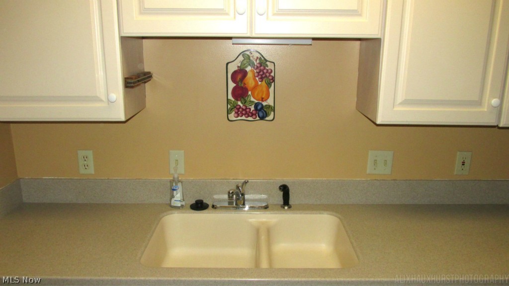 Country Scene Condo - Residential