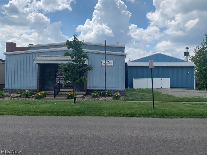 7316 sqft Warehouse plus 1200 sqft Office. 3 Overhead doors, 15x14, 14x12, 15x12. Fenced. Zoned I-1. Many possible uses for this building. 400 amp/240v/3 phase. Owner will consider a lease@$4.00/sqft NNN.