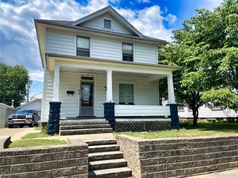 Homes For Sale - 341 Hamilton Avenue<br/> Coshocton, OH 43812