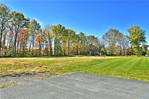 Tiny photo for 10 Bayview Circle, Cortland, OH 44410 (MLS # 5255784)