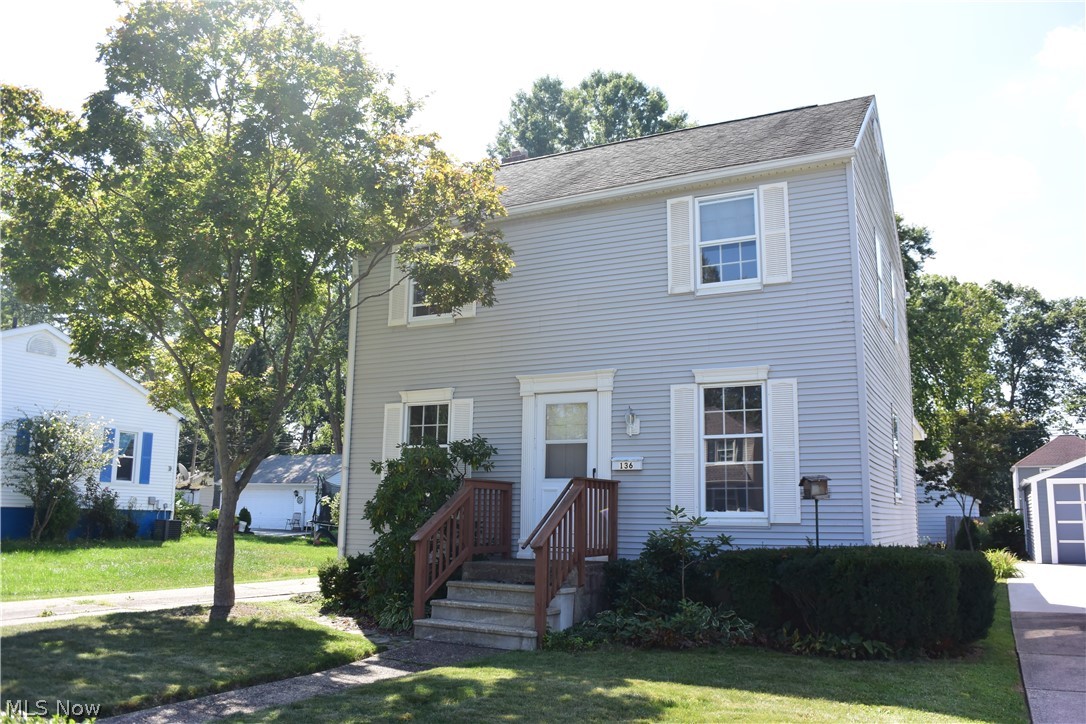 PRICED TO SELL. SELLER WILL MAKE NO REPAIRS. 3 BEDROOMS, SCREENED IN PORCH, GARAGE SHINGLES, GARAGE SIDING AND GARAGE ELECTRICAL APPROX 2017. HOUSE SIDING 2001, 3 BEDROOM COLONIAL, ENCLOSED PORCH, ONE CAR GARAGE, HOME WARRANTY.