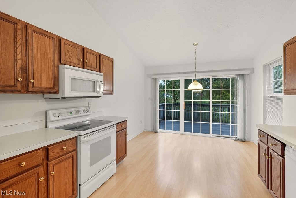 Twinsburg, Ohio 44087, United States, 3 Bedrooms Bedrooms, ,2 BathroomsBathrooms,Residential,Active,225362