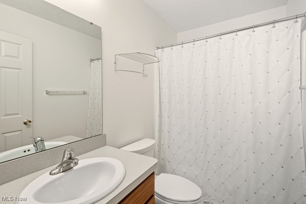 Twinsburg, Ohio 44087, United States, 3 Bedrooms Bedrooms, ,2 BathroomsBathrooms,Residential,Active,225362