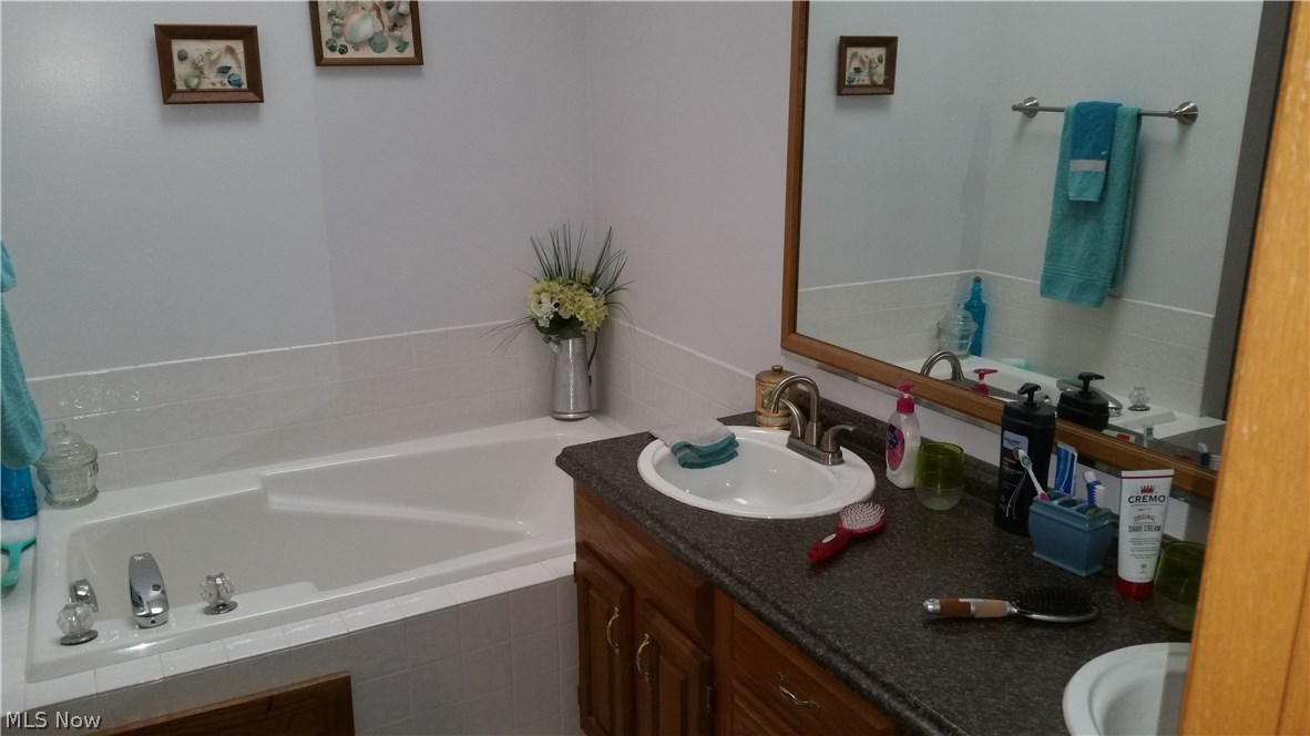 Oak Tree Vill - Residential