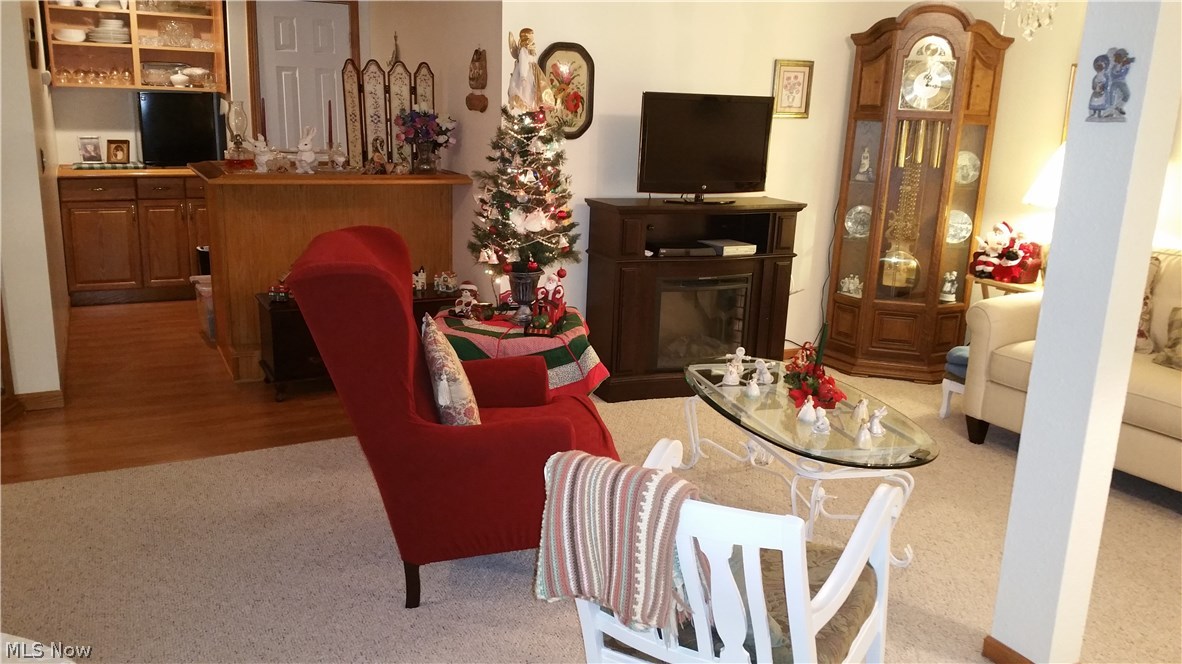 Oak Tree Vill - Residential