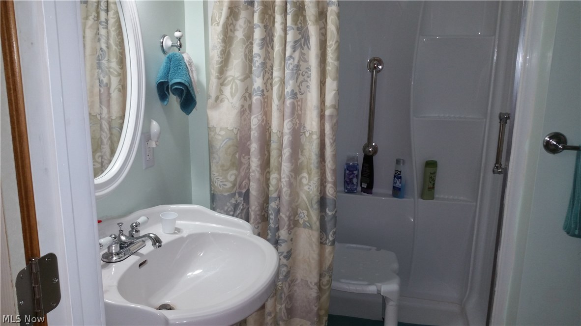 Oak Tree Vill - Residential