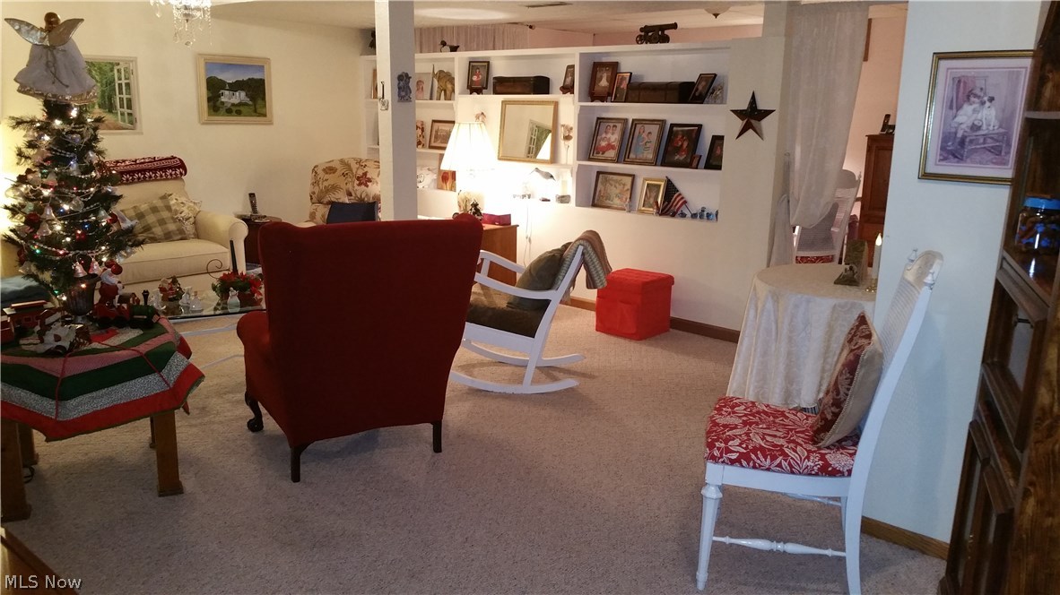 Oak Tree Vill - Residential